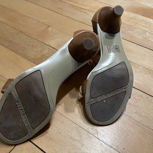 EUC Nine West ankle strap sandals - Picture 4 of 5